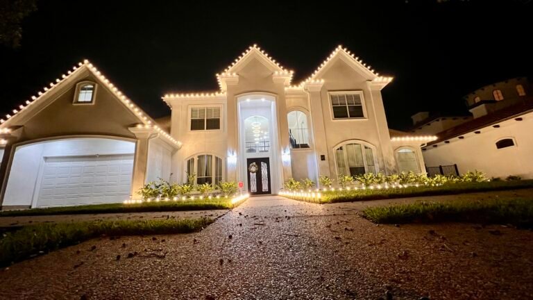 Christmas Lights Decoration roofline Christmas lights in Pearland, TX (photo 1)
