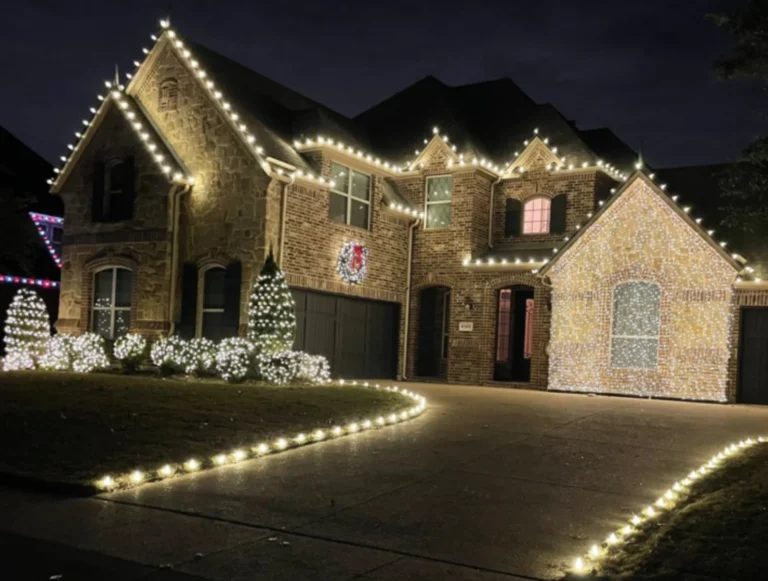 Grants Outdoor Christmas lights near Colleyville, TX